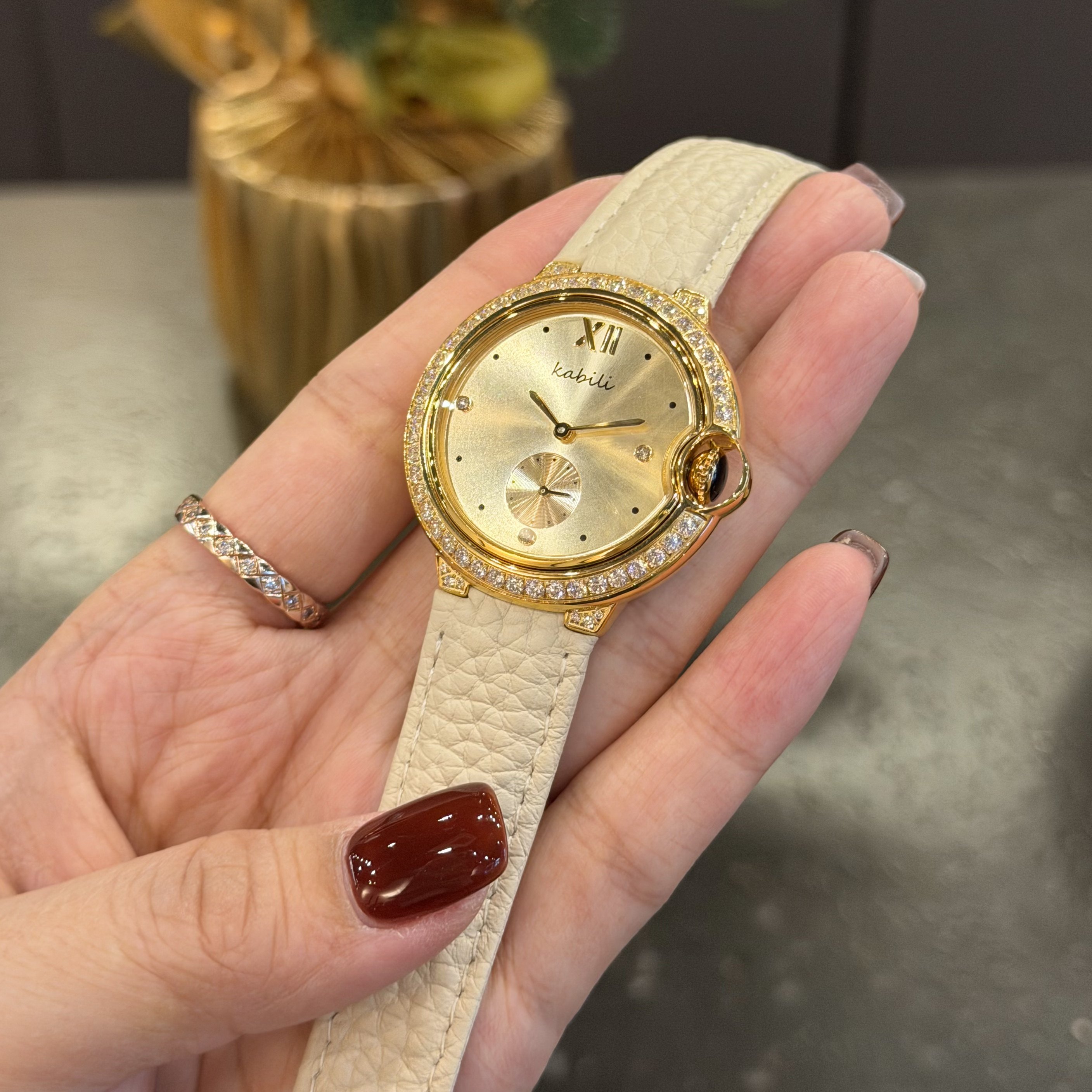 2026新款女表小众轻奢气质镶钻卡家气球手表女网红小金表新年礼物,淘宝优惠券,粉丝福利购,淘宝优惠卷