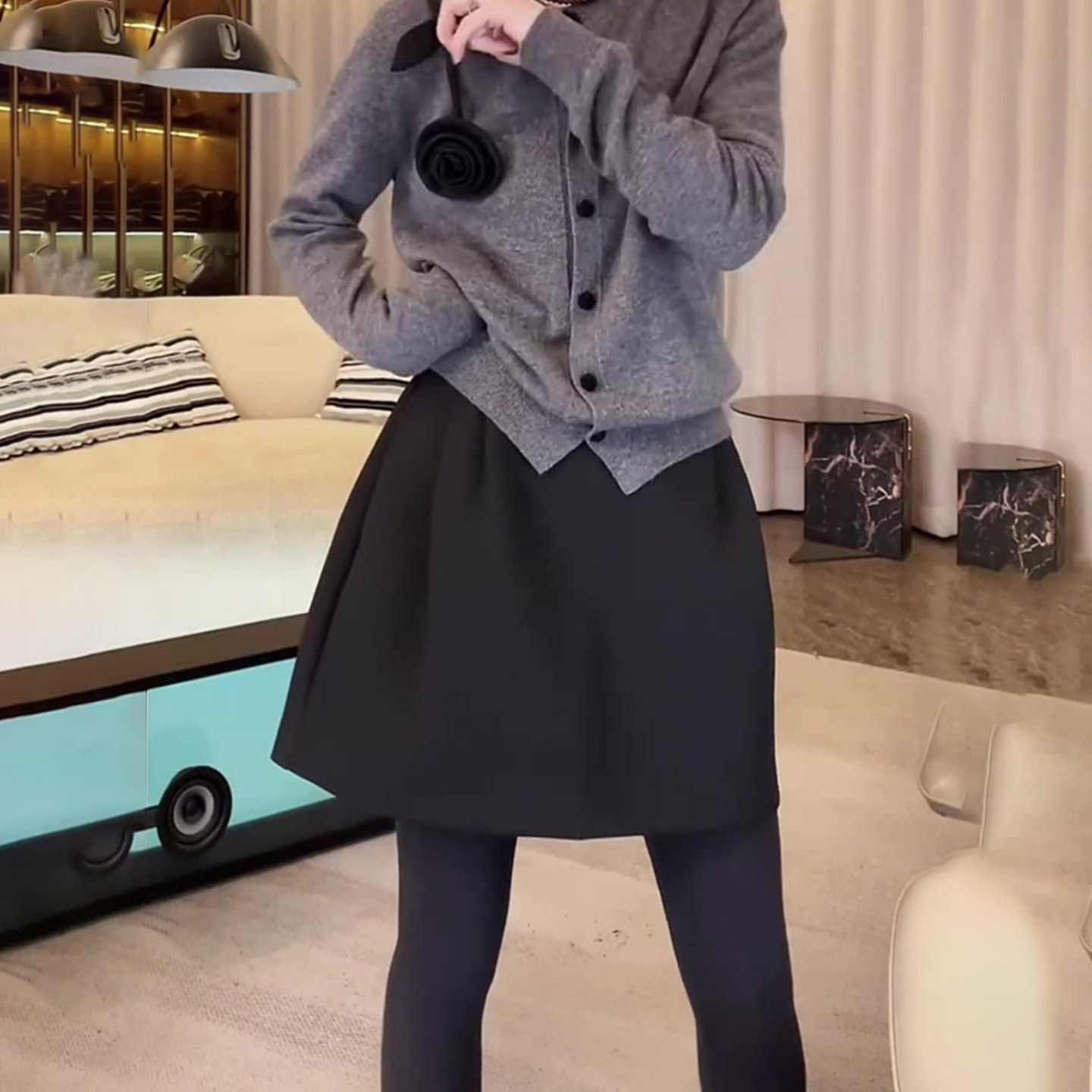 黑色厚款西装花苞短裙女秋季新款高腰显瘦遮肉气质时尚减龄半身裙,淘宝优惠券,粉丝福利购,淘宝优惠卷