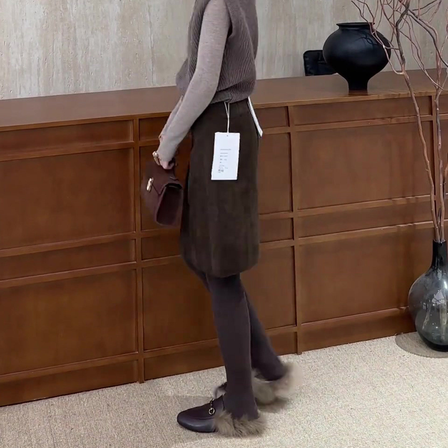 复古咖色麂皮半身裙女2025年冬季流行新款时尚气质高腰显瘦直筒裙,淘宝优惠券,粉丝福利购,淘宝优惠卷
