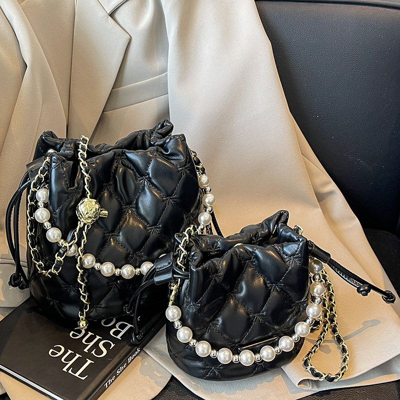 小香风菱格链条小包包女包2025新款韩系洋气水桶包小众单肩小方包,淘宝优惠券,粉丝福利购,淘宝优惠卷