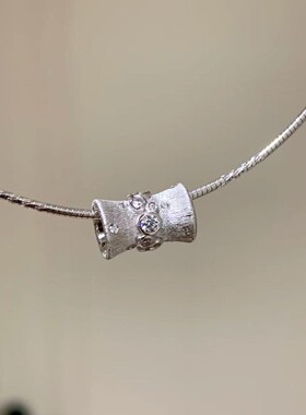 小红书爆款路路通拉丝小蛮腰项圈项链精致轻奢排钻锁骨链一件