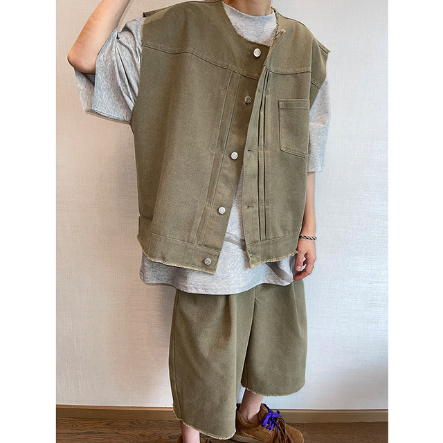Dannyandzee summer retro versatile heavy-washed military green raw edge collarless workwear vest for men INS