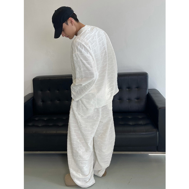 Three-dimensional ethnic style jacquard white sports suit