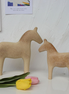 北欧风手工木质小马摆件