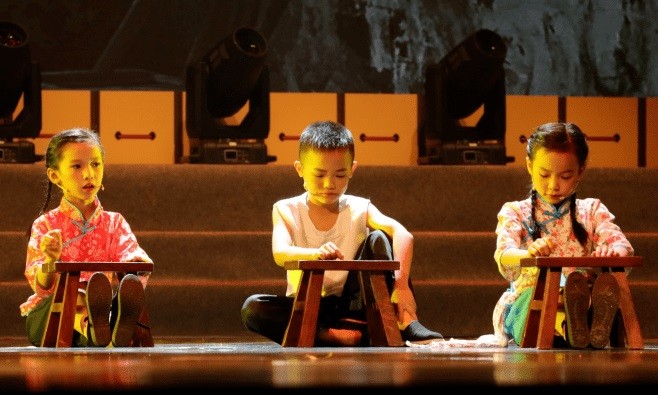 六一朗诵课本剧珍贵的教科书板凳舞蹈道具留守儿童演出服舞台凳子 - 图2