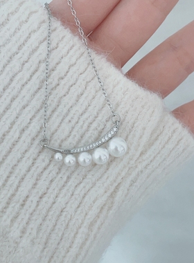 月牙渐变珍珠吊坠项链轻奢简约时尚日常约会通勤