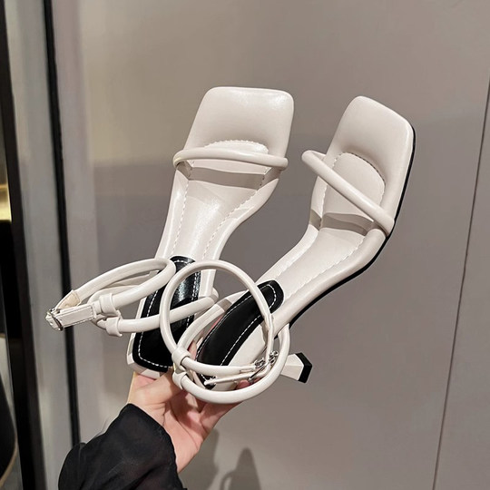 High-looking silver high-heeled shoes for women, stiletto heels, summer skirts, French-style strappy Roman sandals for women that feel like they are stepping on shit