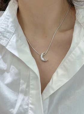 少女CEO月亮项链女小众设计感高级锁骨链2024新款爆款轻奢颈链