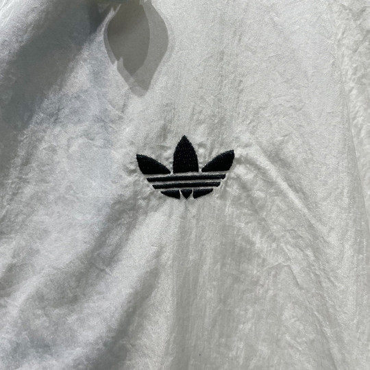 阿迪达斯三叶草女装2024秋季梭织防晒衣连帽防风衣休闲外套JD6381