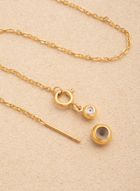 穿平安扣针式18K金色项链