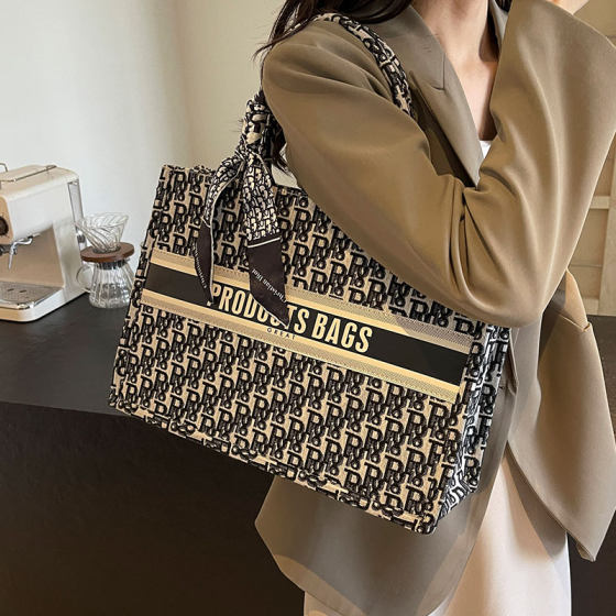 Embroidered tote bag women's portable commuting bag large capacity