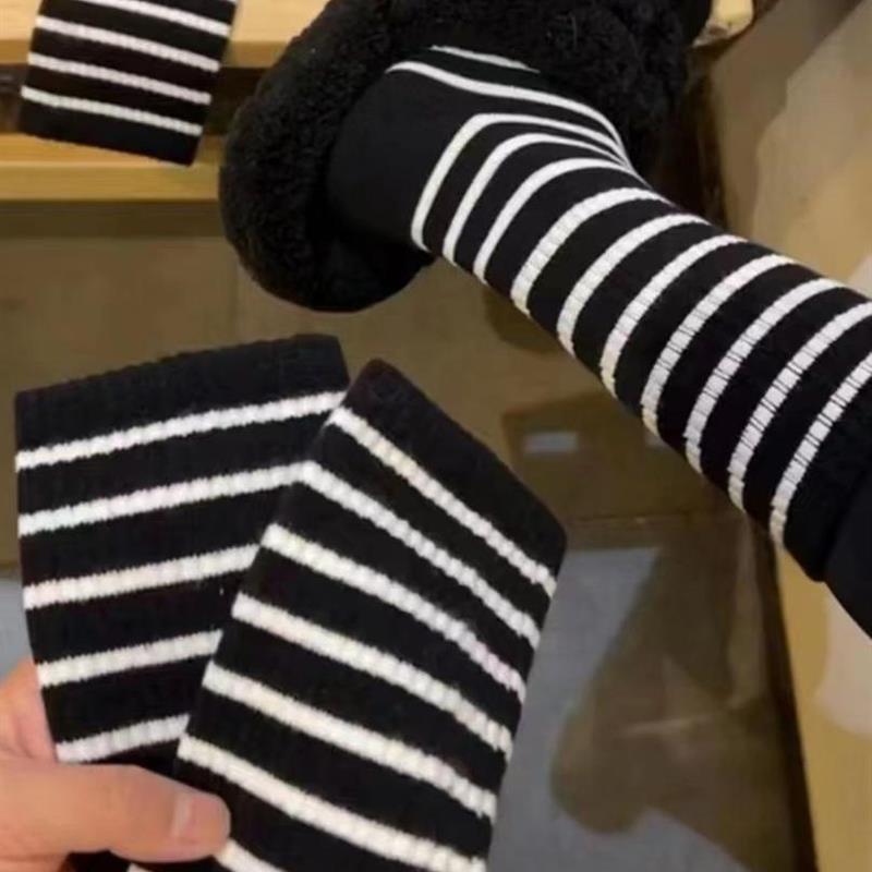 条纹袜子女秋冬中筒袜咖色日系运动袜韩版长筒袜百搭学院风黑色袜 - 图2