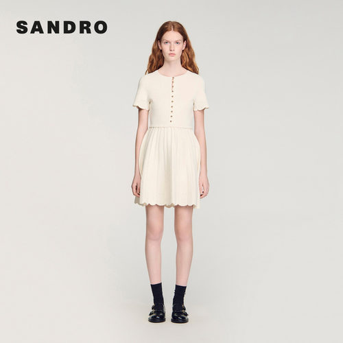 新品首降丨SANDRO2026夏季新款女装法式假两件金色纽扣针织连衣裙 - 图1