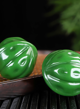 和田玉碧玉核桃手把件实心手球