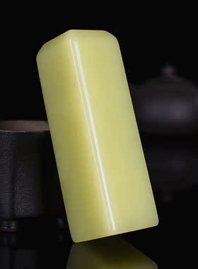 天然新疆和田玉青白玉印章手把件