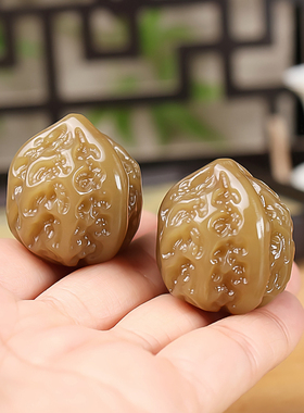 和田玉糖玉核桃手把件
