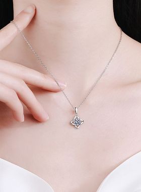 S925银镀18K金PT950铂金镶嵌D色莫桑石一克拉吊坠经典四叶草项链