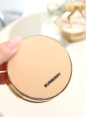 巴宝莉新品风衣气垫带SPF15