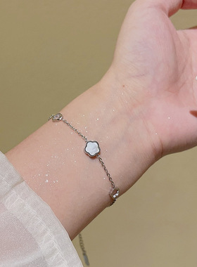 气质钛钢手链白贝母花朵手串女ins高级感手镯链时尚百搭手链