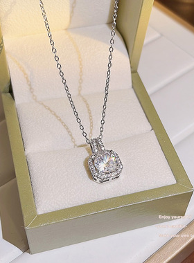 日韩风轻奢锆石方钻吊坠钛钢项链女小众设计时尚百搭锁骨颈链饰品