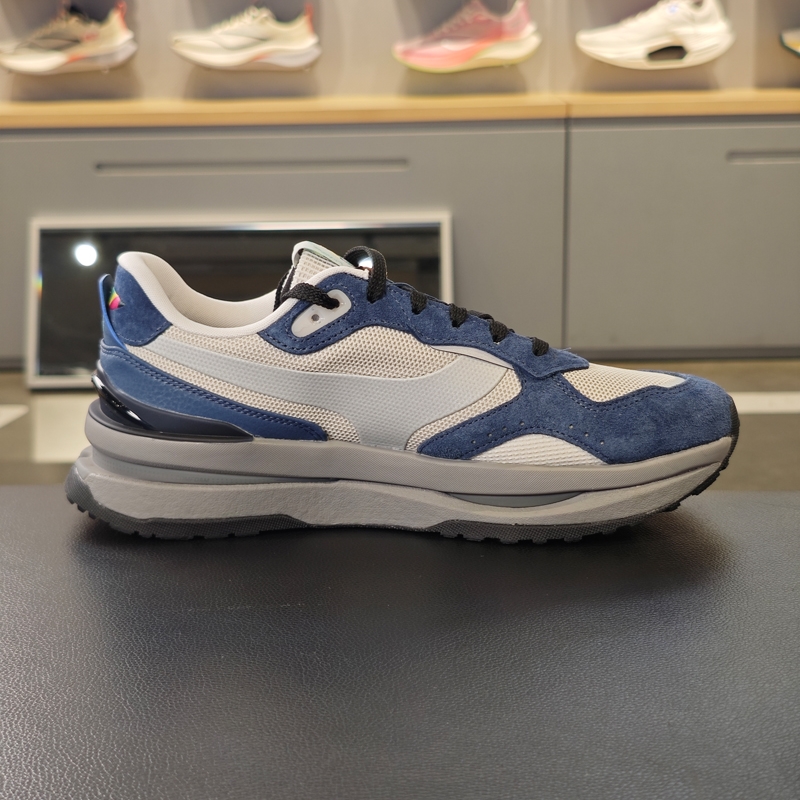 李宁“以我为名”2024征荣配色男子轻量高回弹经典休闲鞋AGCU445 - 图2