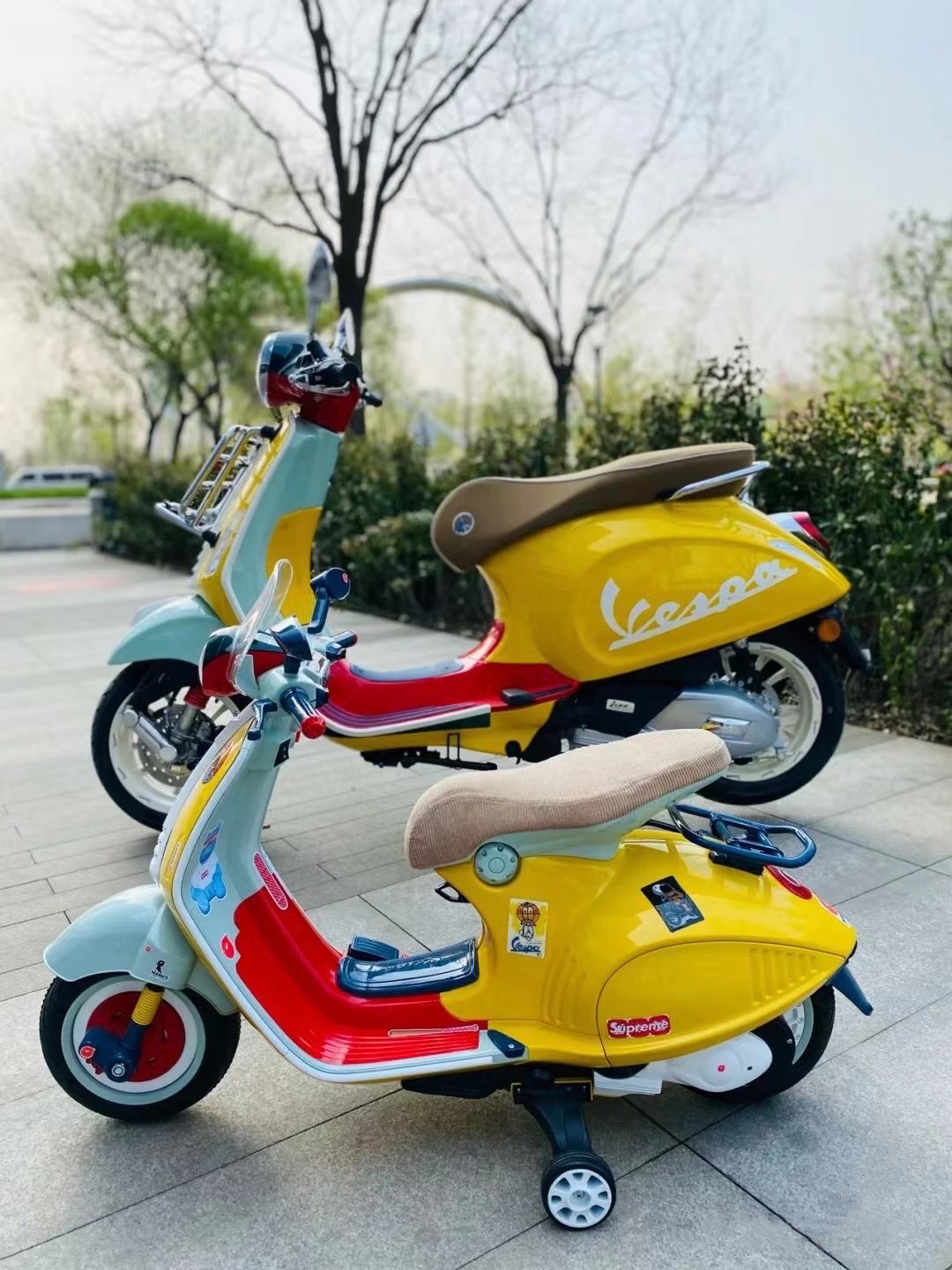 Vespa946维斯帕原厂正品儿童电动车充电童车摩托车玩具礼物男女童 - 图2