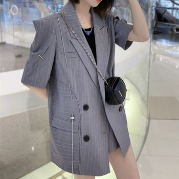 ສະຖານີເອີຣົບ niche 2024 ພາກຮຽນ spring ໃຫມ່ sleeved striped suit jacket versatile wide-leg shorts fashion suit for women