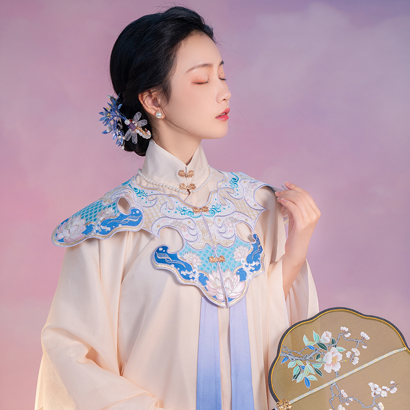 重回汉唐旗舰店重回汉唐睡莲明制汉服女正品原创立领长衫马面裙中国风云肩飘带0