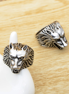 欧美风古惑仔钛钢狼头防身戒指