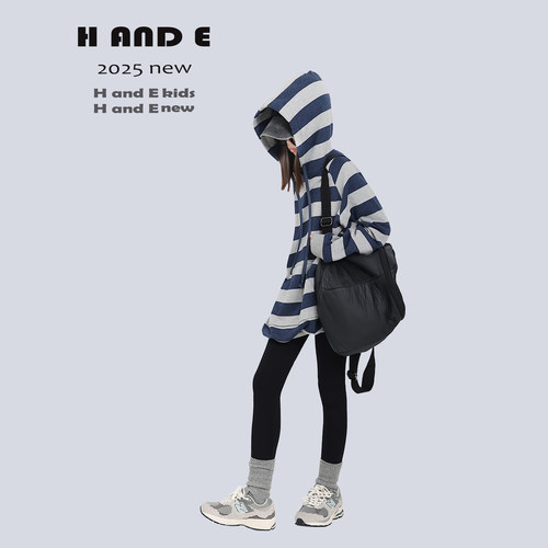 H AND E 原创童装2025秋季蓝灰间条纹软糯撞色连帽卫衣女童亲子装 - 图1