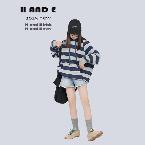 H AND E 原创童装2025秋季蓝灰间条纹软糯撞色连帽卫衣女童亲子装 - 图3