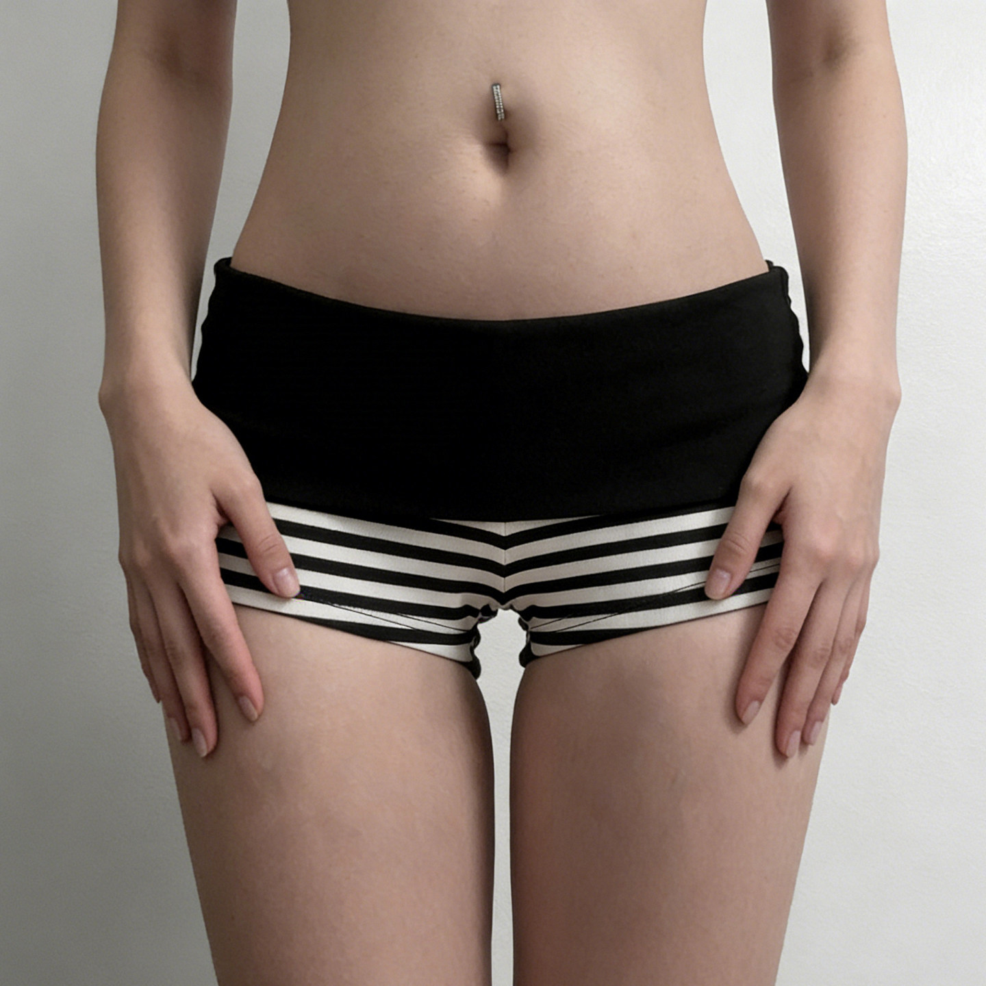 H家欧美女装 美式简约黑白撞色条纹短裤女运动居家百搭低腰热裤潮,淘宝优惠券,粉丝福利购,淘宝优惠卷