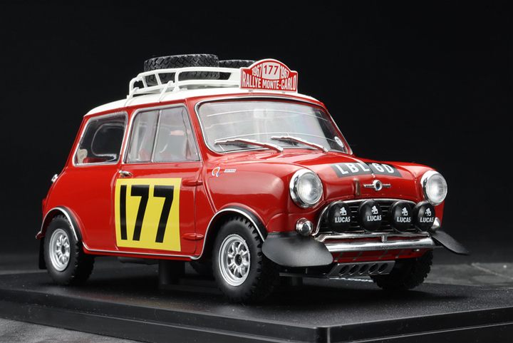 IXO1:18迷你莫里斯 morris cooper S1967蒙特卡洛拉力赛版车模-图1