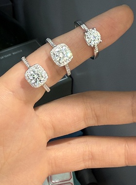 小方糖莫桑石钻戒女925纯银戒指时尚通勤豪华求婚结婚钻戒送女友