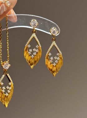 新中式碎钻拉丝金羽毛吊坠项链