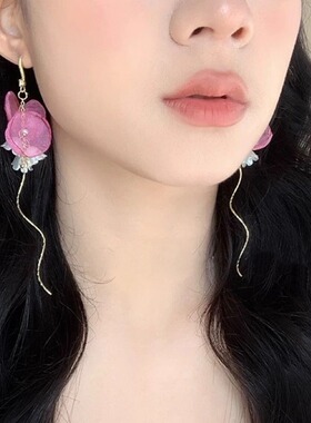 粉色绢纱花朵长款耳环