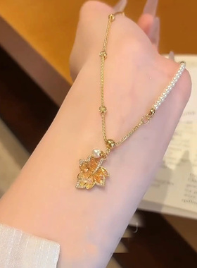 闪钻水晶枫叶珍珠项链