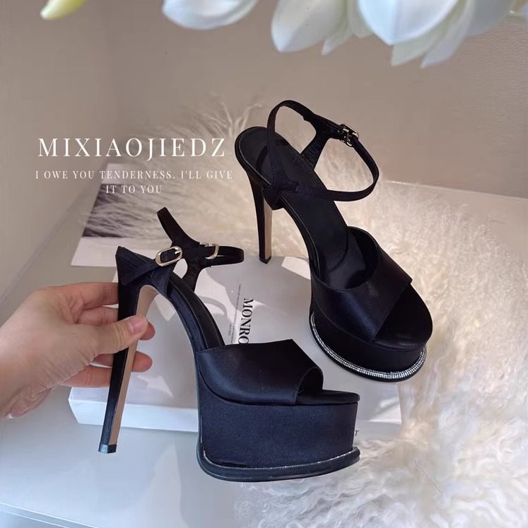 2025新款超细高跟防水台凉鞋一字扣带露趾气质水钻女鞋模特走秀,淘宝优惠券,粉丝福利购,淘宝优惠卷