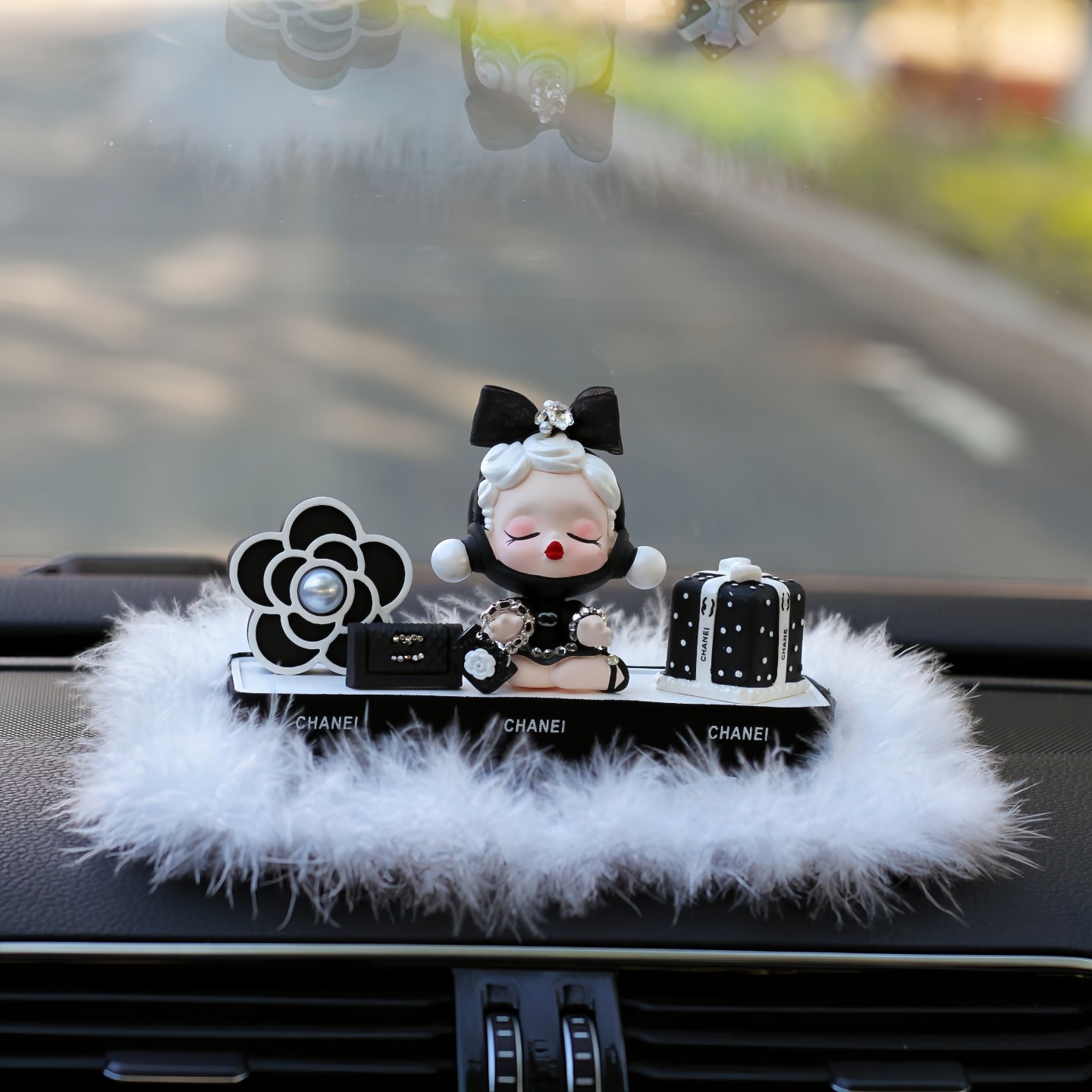 汽车香水香薰中控台高级感新款大牌包轻奢车内装饰品摆件新车礼物,淘宝优惠券,粉丝福利购,淘宝优惠卷