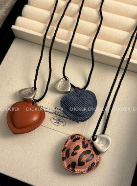 豹纹爱心吊坠长项链秋冬高级感