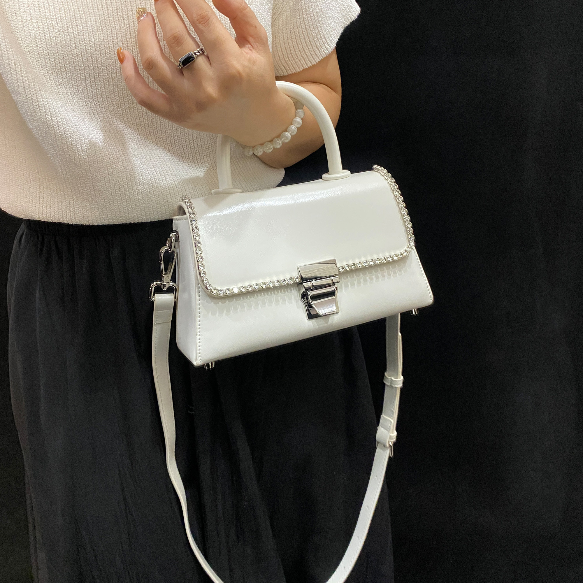 白色包包女2025新款女包小众设计高级感手提包斜挎水钻小方包百搭,淘宝优惠券,粉丝福利购,淘宝优惠卷