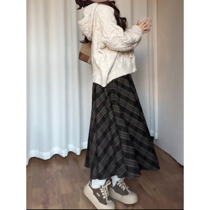 美拉德复古格子半裙大码胖mm大摆裙显瘦梨型女高腰a字半身裙子潮 - 图1