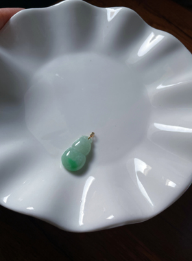 天然a货翡翠飘绿福禄小葫芦18k金扣头镶嵌女款锁骨链小吊坠挂件饰