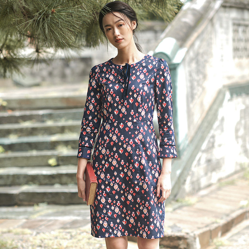 布符印花长袖休闲复古气质收腰搭配修身连衣裙,淘宝优惠券,粉丝福利购,淘宝优惠卷