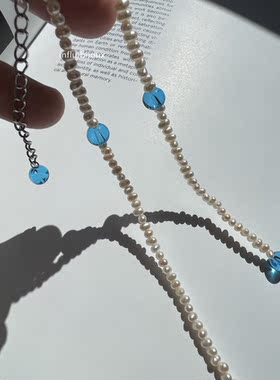 手工定制天然异形珍珠迷你珍珠 黑尖晶间隔 蓝水晶短项链PICNIQUE