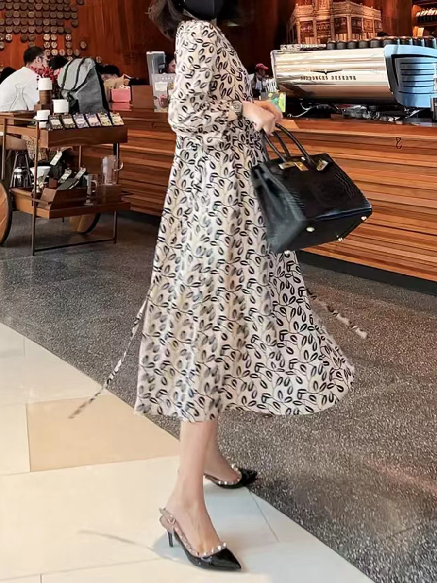唐朱迪大码高级感连衣裙2023夏季新款胖mm显瘦遮肉梨形身材法式收