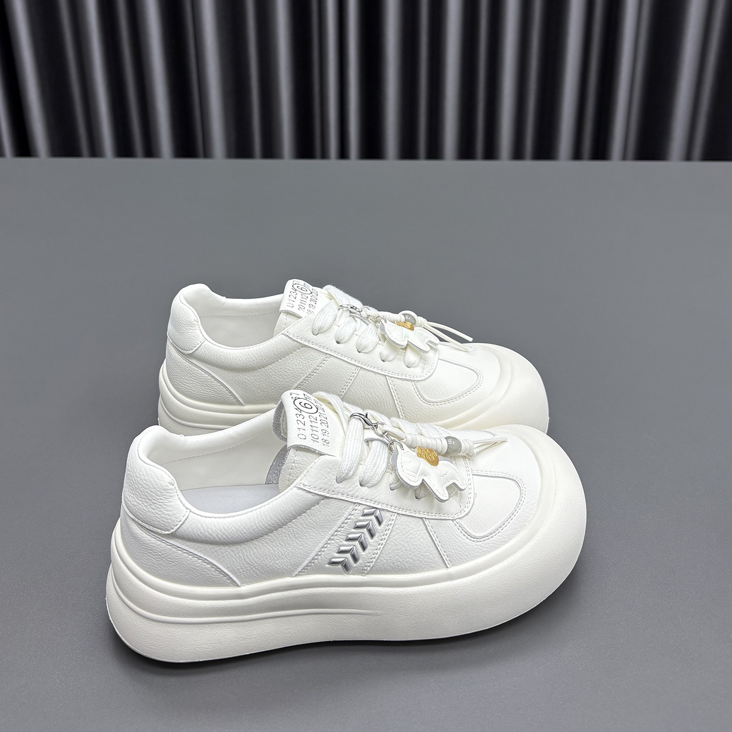 真皮小白鞋女2026春季新款圆头厚底时尚透气防滑牛皮休闲运动板鞋,淘宝优惠券,粉丝福利购,淘宝优惠卷