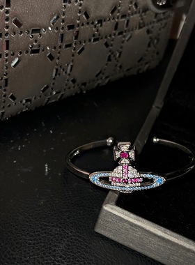 人手b备的时髦爆xixi后手镯星球