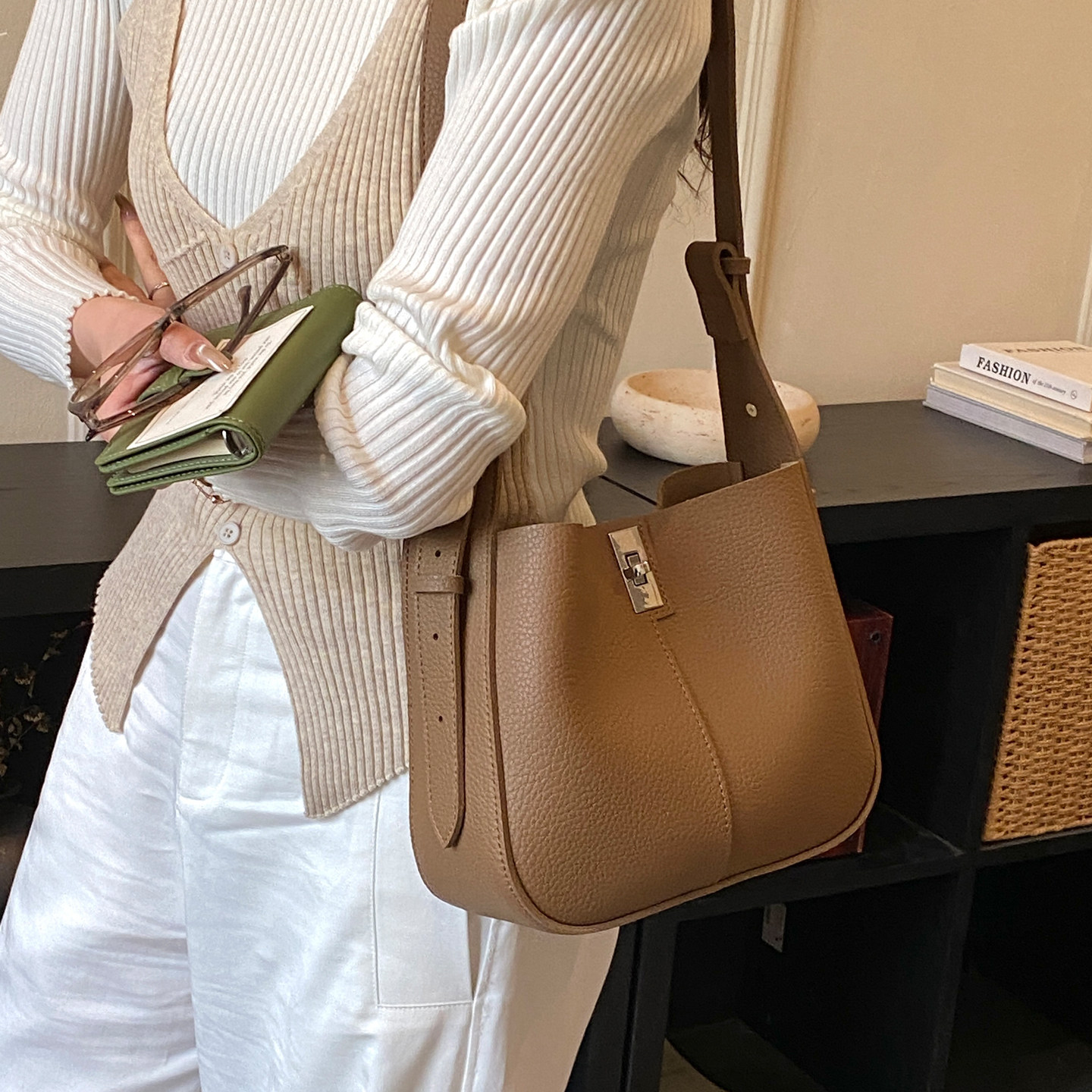 高级感小包包女大容量2026新款小众复古软皮单肩斜挎包女士水桶包,淘宝优惠券,粉丝福利购,淘宝优惠卷