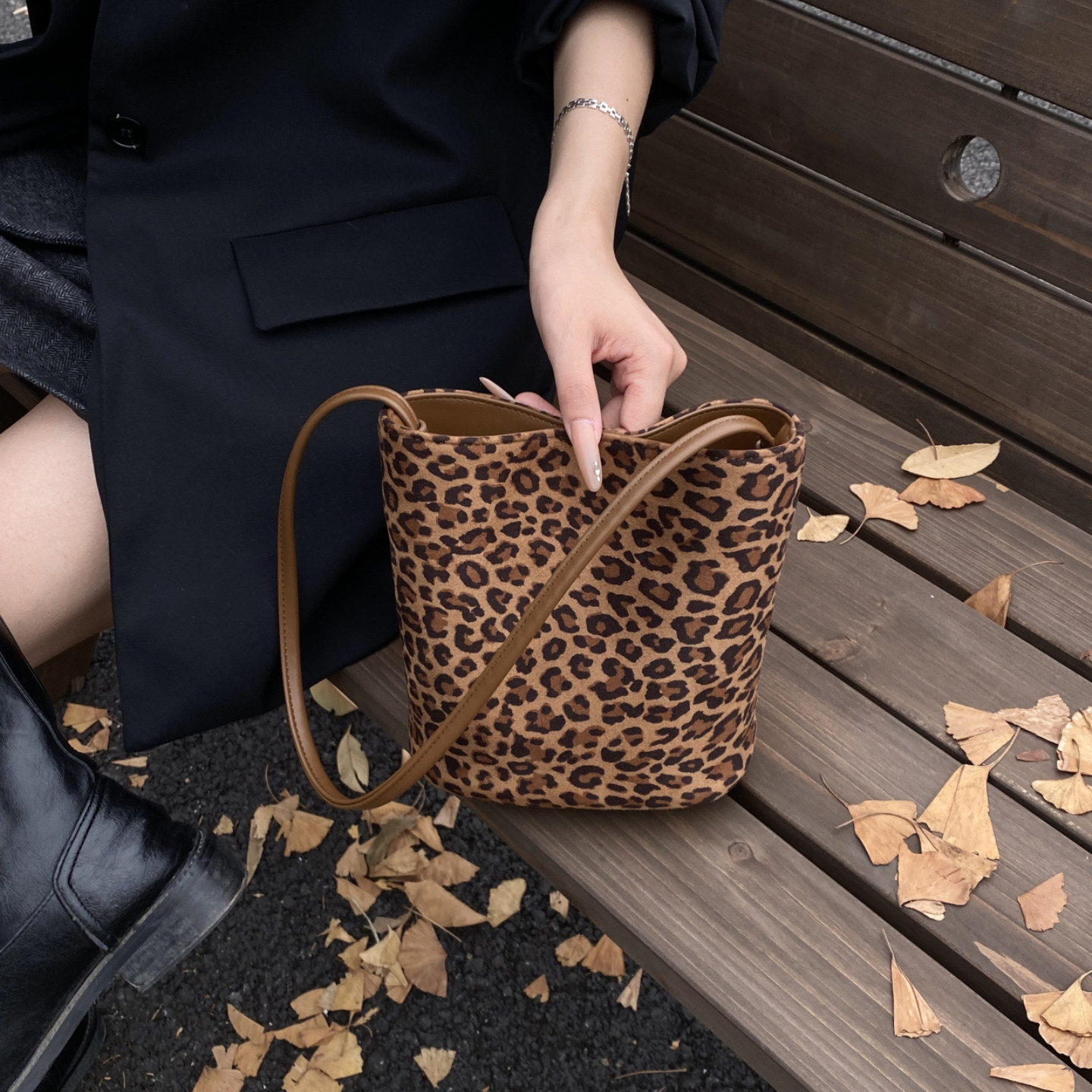 美拉德复古麂皮绒豹纹水桶包2026新款迷你斜挎包小众高级感小方包,淘宝优惠券,粉丝福利购,淘宝优惠卷